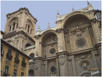 Vista de una parte de la fachada de la Catedral de Granada