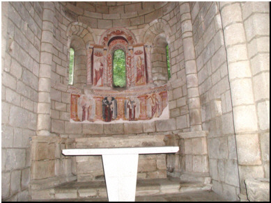 Interior fo the apse. Click in the altar to enlarge